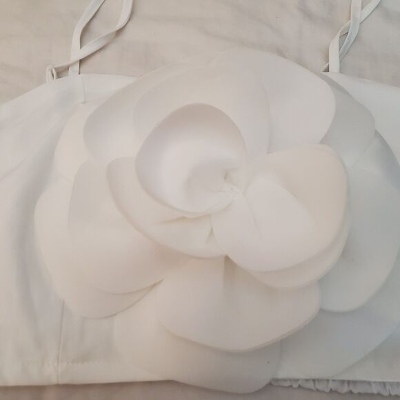 Structural Flower Elegant Crop Cami - Dress up or Down - Picture 5 of 7